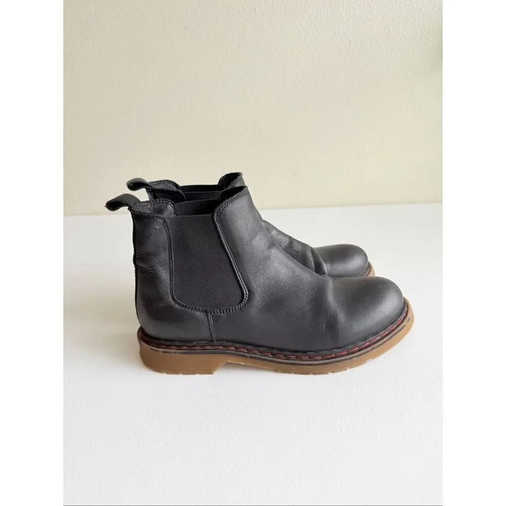Avellini Black Leather Chelsea Boots size 37 /6.5 US
